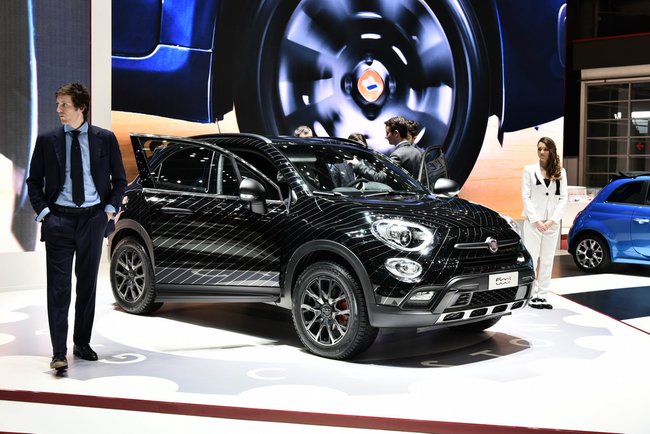 fiat-500x-black-tie-2